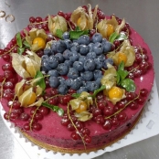 Торт из черной смородины со сливочным сыром Торт из черной смородины со сливочным сыром